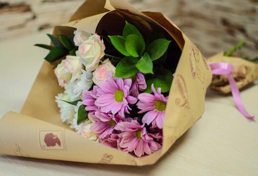 Букет цветов из: Розы и Хризантемы в Поселок совхоза Буденновец