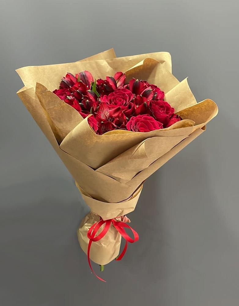 Букет цветов из: Альстромерии и Розы в Поселок совхоза Буденновец