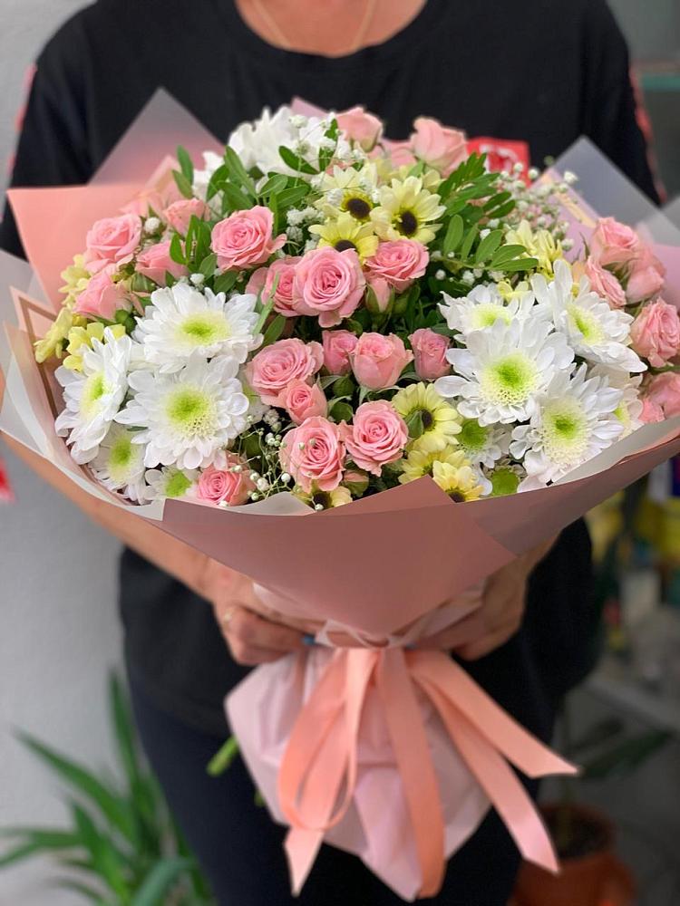 Букет цветов из: Розы и Хризантемы в Поселок совхоза Буденновец