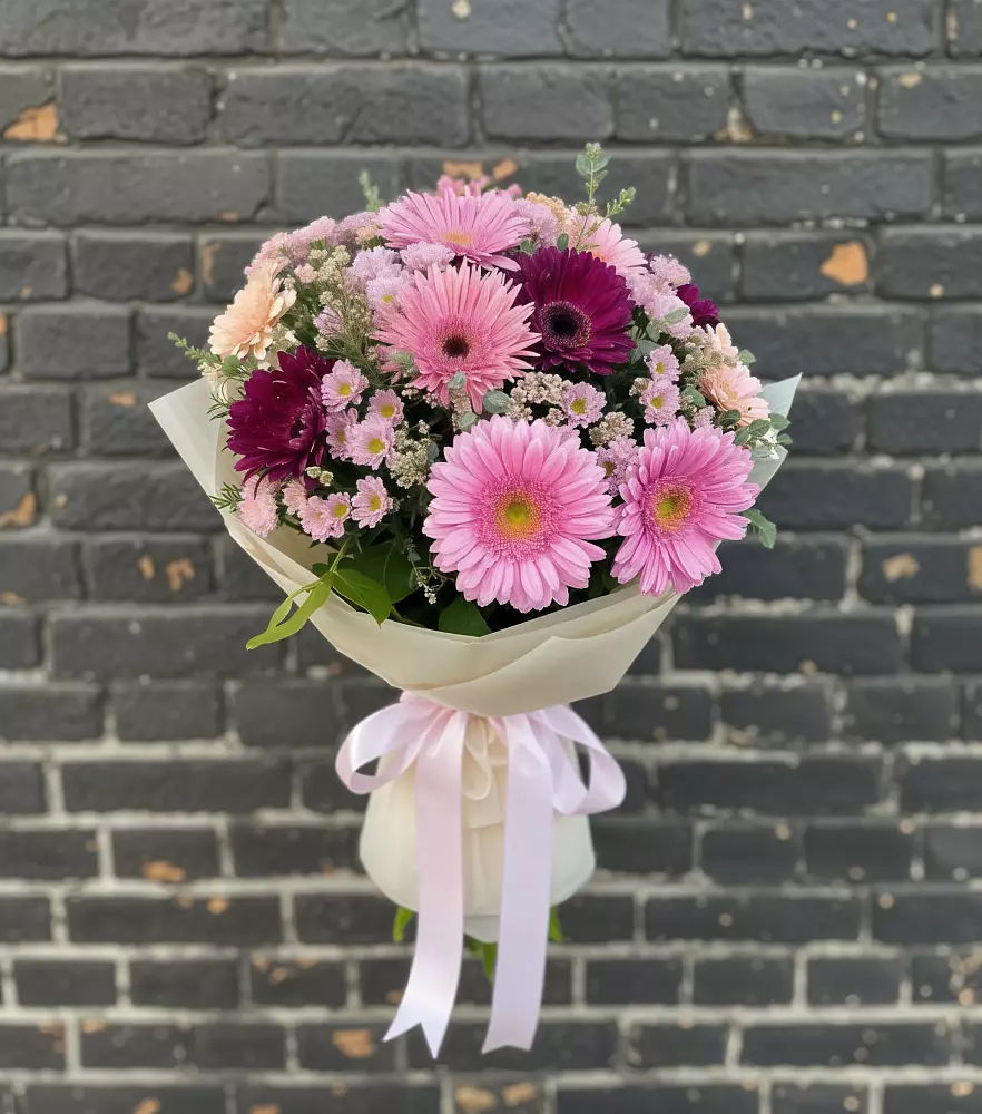 Букет цветов из: Герберы и Хризантемы в Поселок совхоза Буденновец