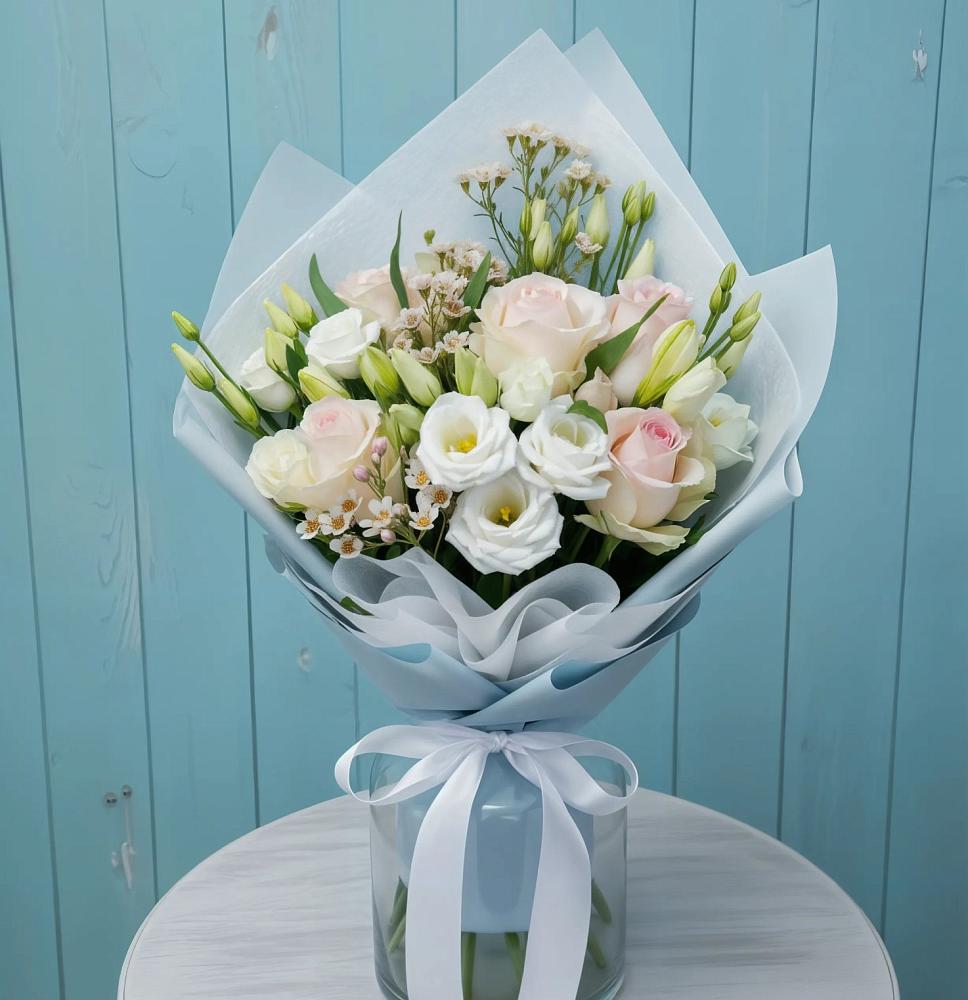 Букет цветов из: Розы и Лизиантусы в Поселок совхоза Буденновец