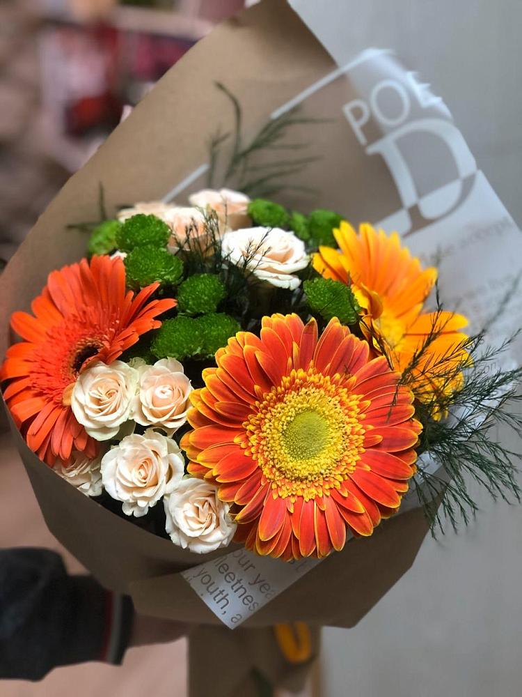 Букет цветов из: Герберы, Хризантемы и Розы в Поселок совхоза Буденновец