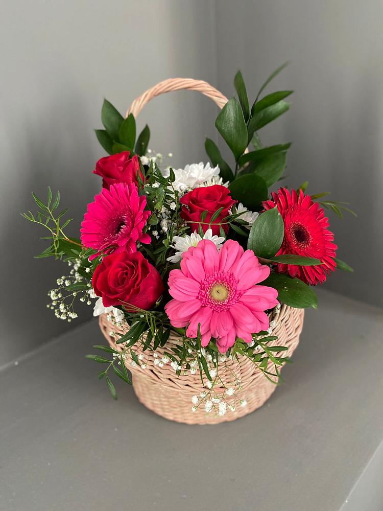 Цветочная композиция из Розы, Хризантемы и Герберы в корзине в Поселок совхоза Буденновец