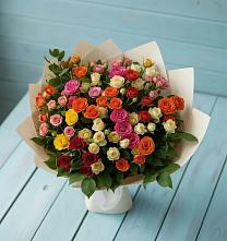 Букет Микс из разноцветных кустовых роз в Поселок совхоза Буденновец
