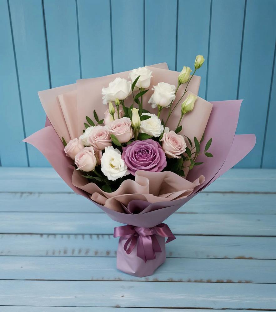 Букет цветов из: Розы и Лизиантусы в Поселок совхоза Буденновец